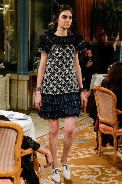 Look 64